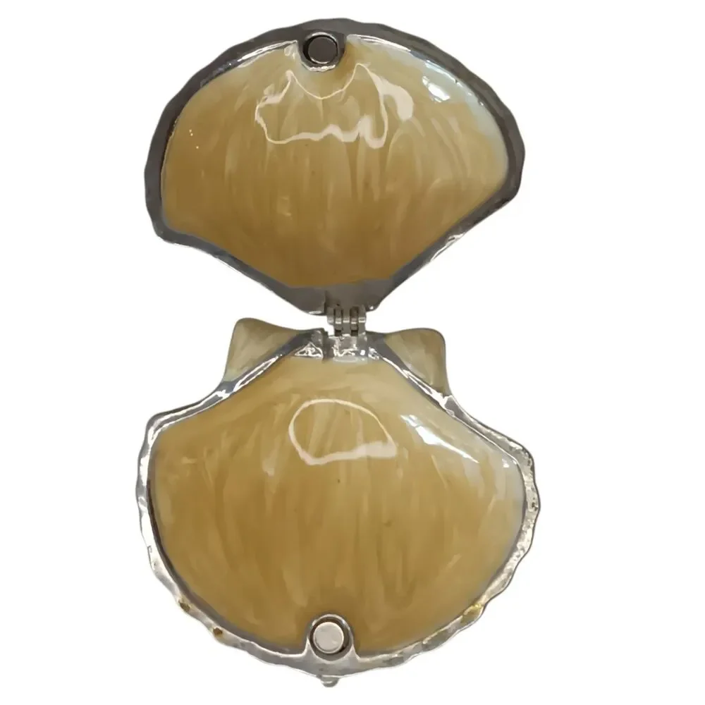 Unbranded clam shell